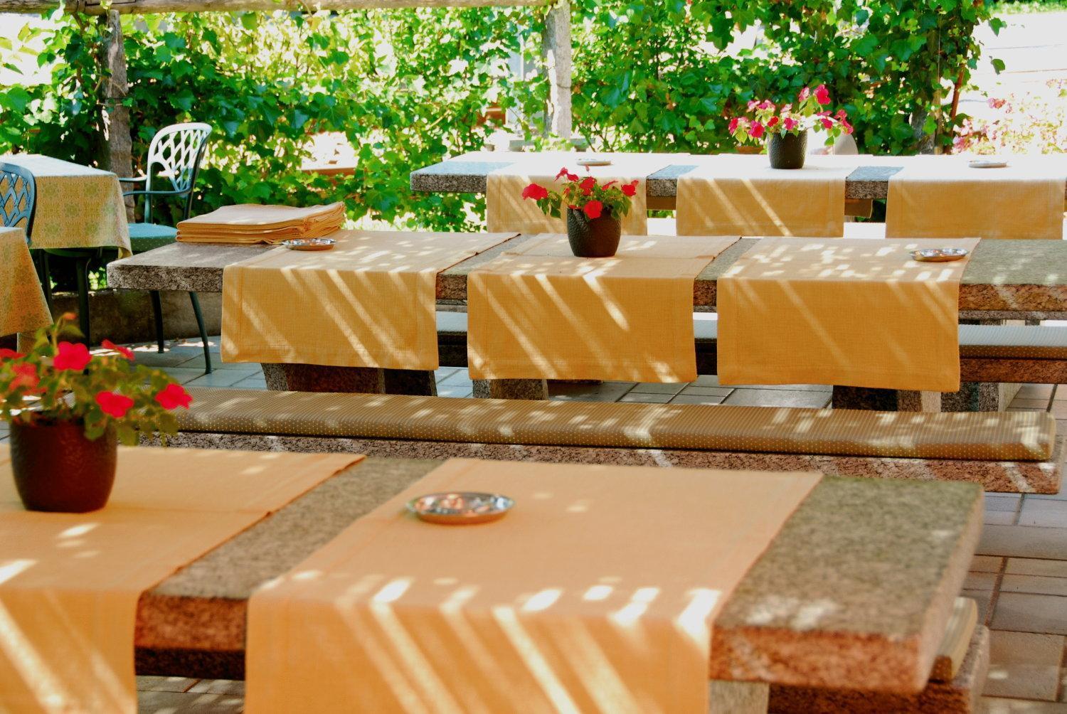 Ristorante Charme Hotel Tre Terre Ponte Brolla Buitenkant foto